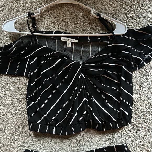 Skirt and Crop top set - Picture 2 of 3